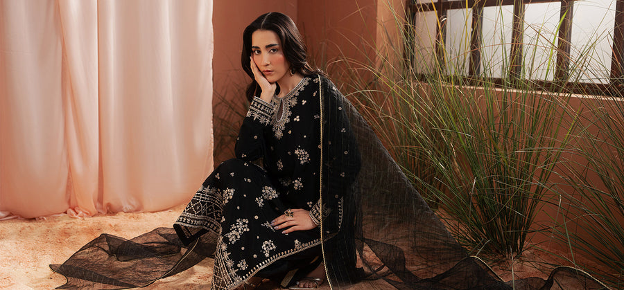 Complete Pakistani Fabric Guide — Which Fabric for Which Season and Occasion