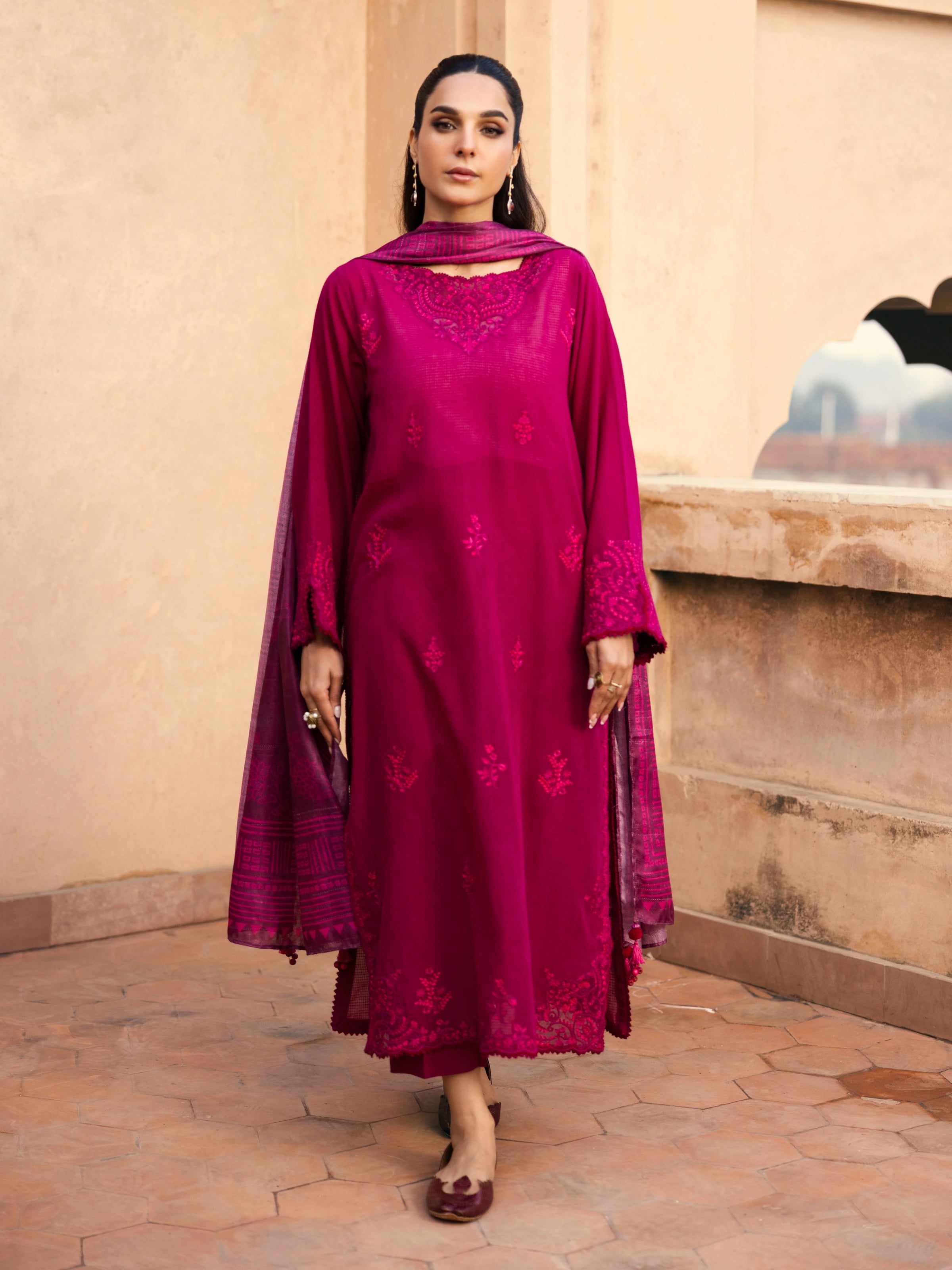 Unstitched Magenta Embroidered Lawn 3 Piece - EWU5V1-31237-3P