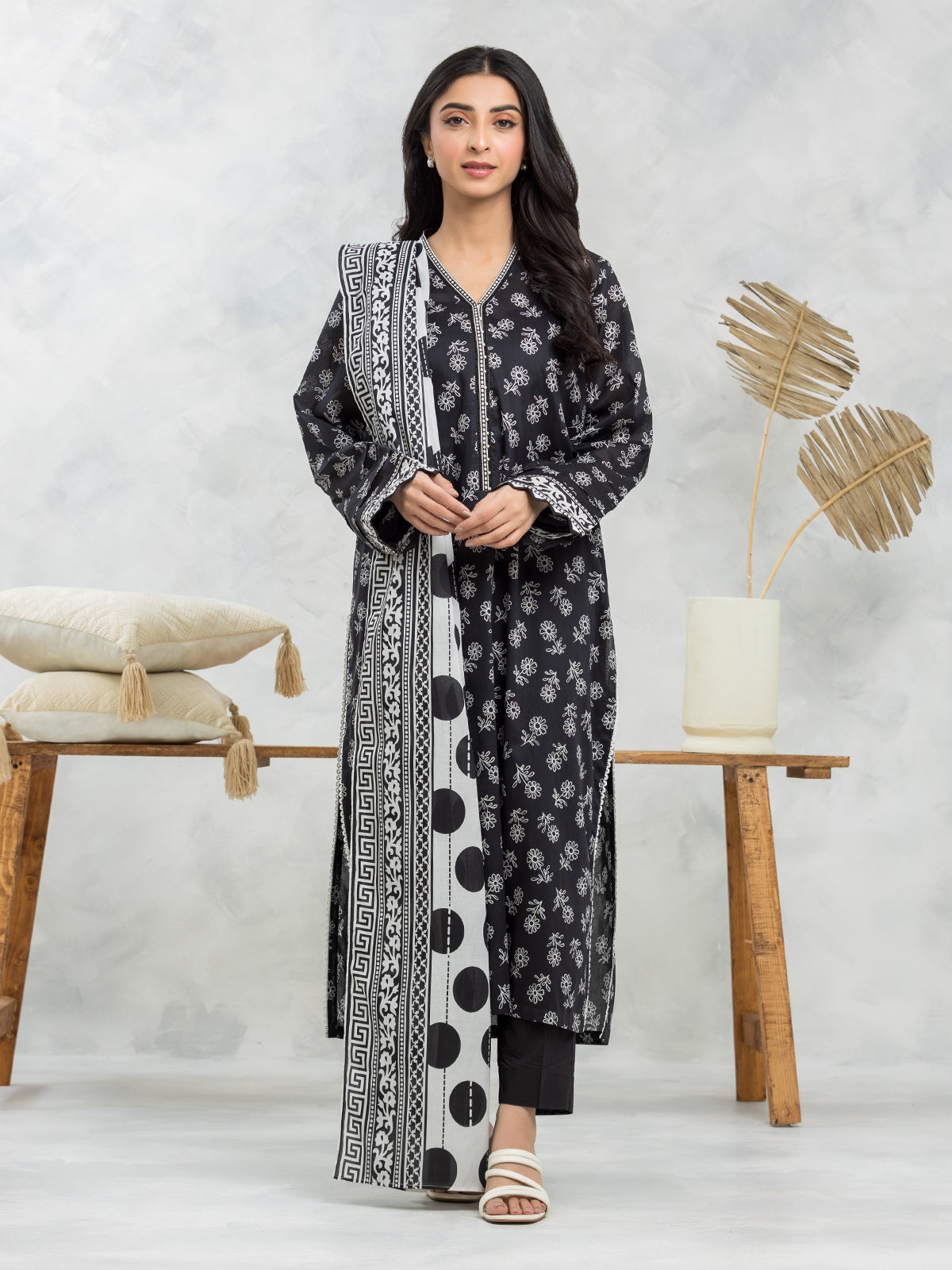 Unstitched Black Printed Lawn 3 Piece - EWU24A1-29105-3P