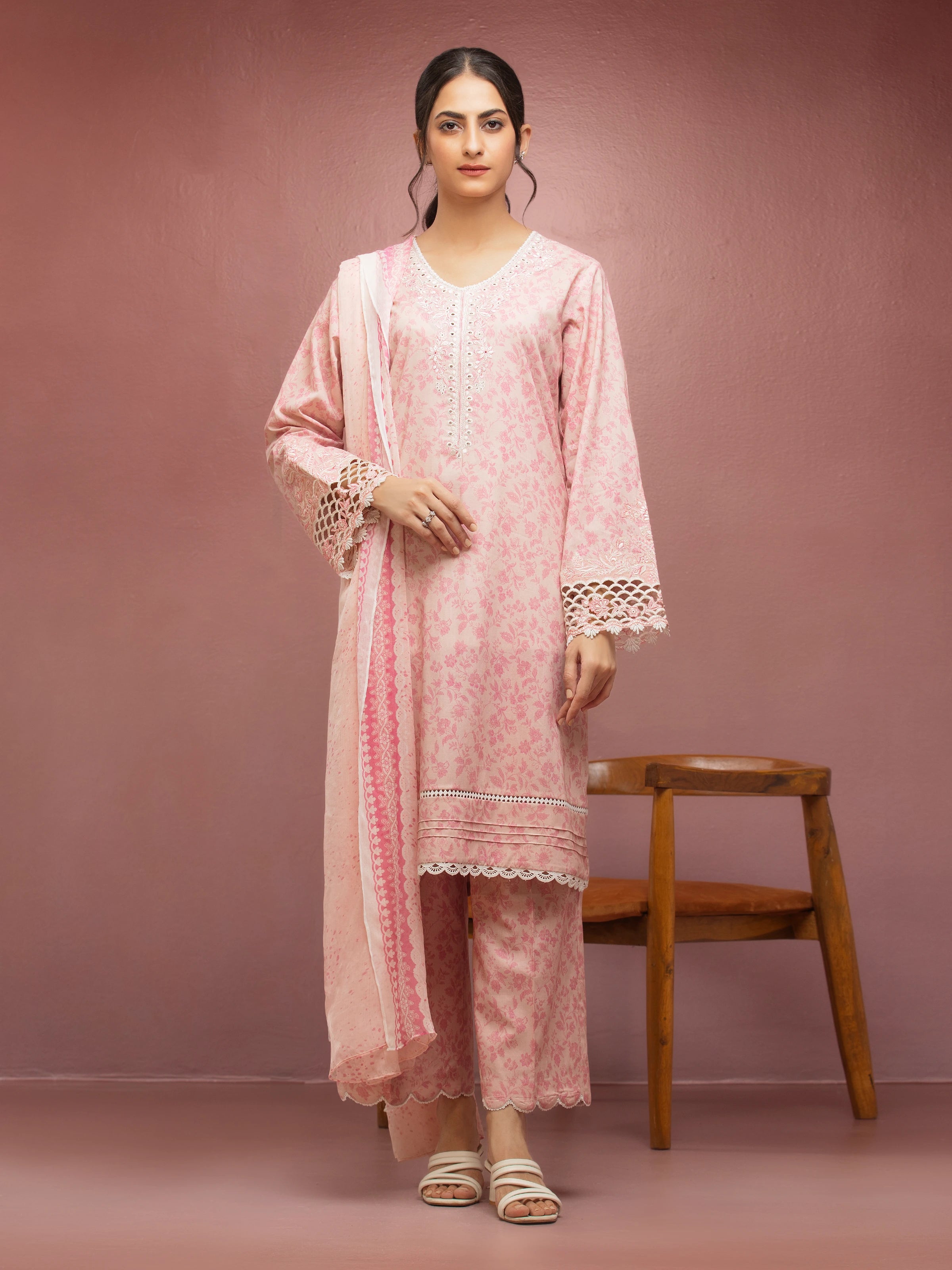 Unstitched Pink Embroidered Lawn 3 Piece - EWU5V1-31081-3P