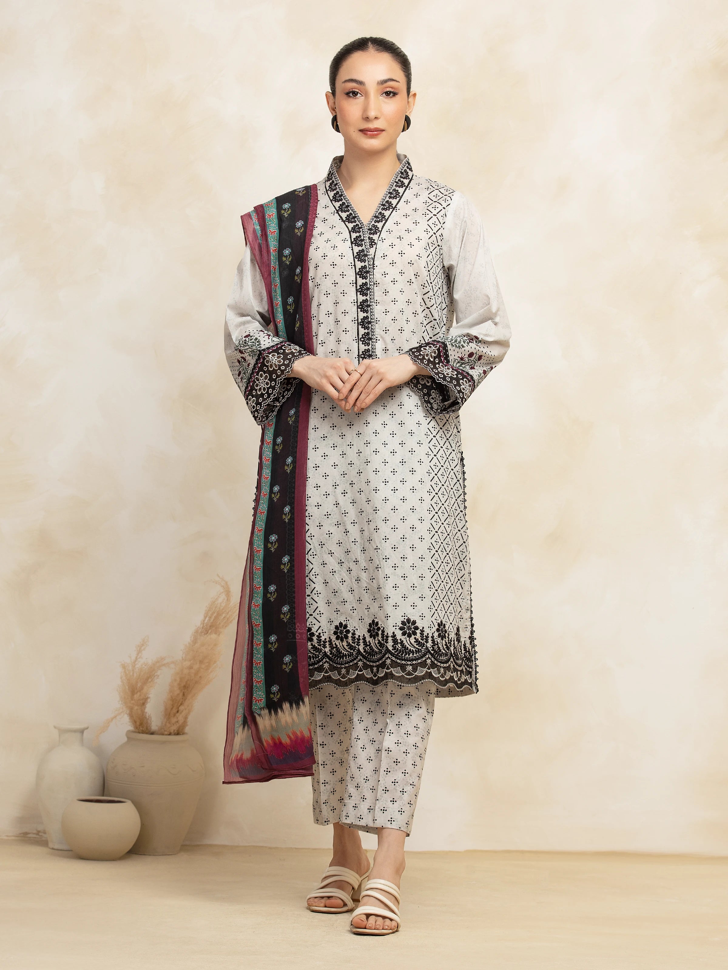 Unstitched Pearl White Embroidered Lawn 3 Piece - EWU5V1-31088-3P