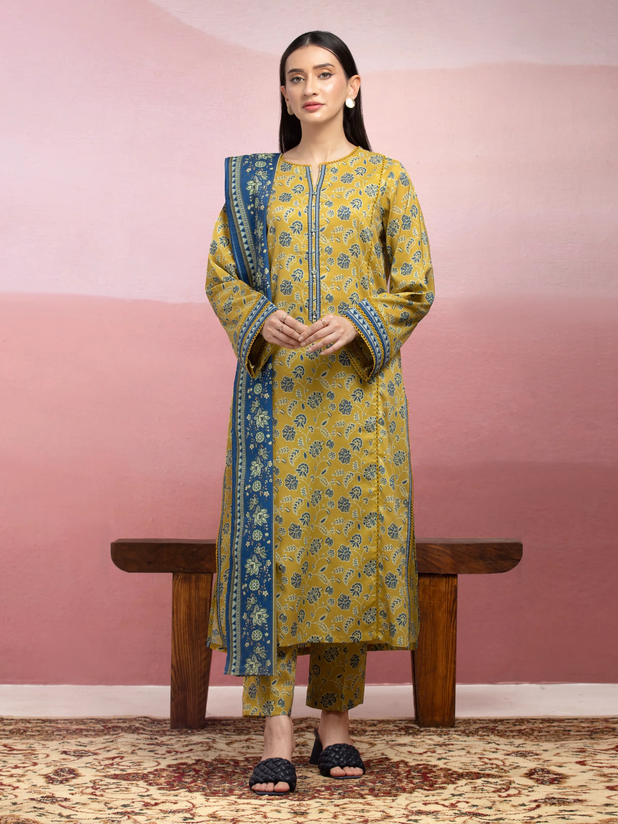 Unstitched Golden Printed Lawn 3 Piece - EWU5A1-35036-3P