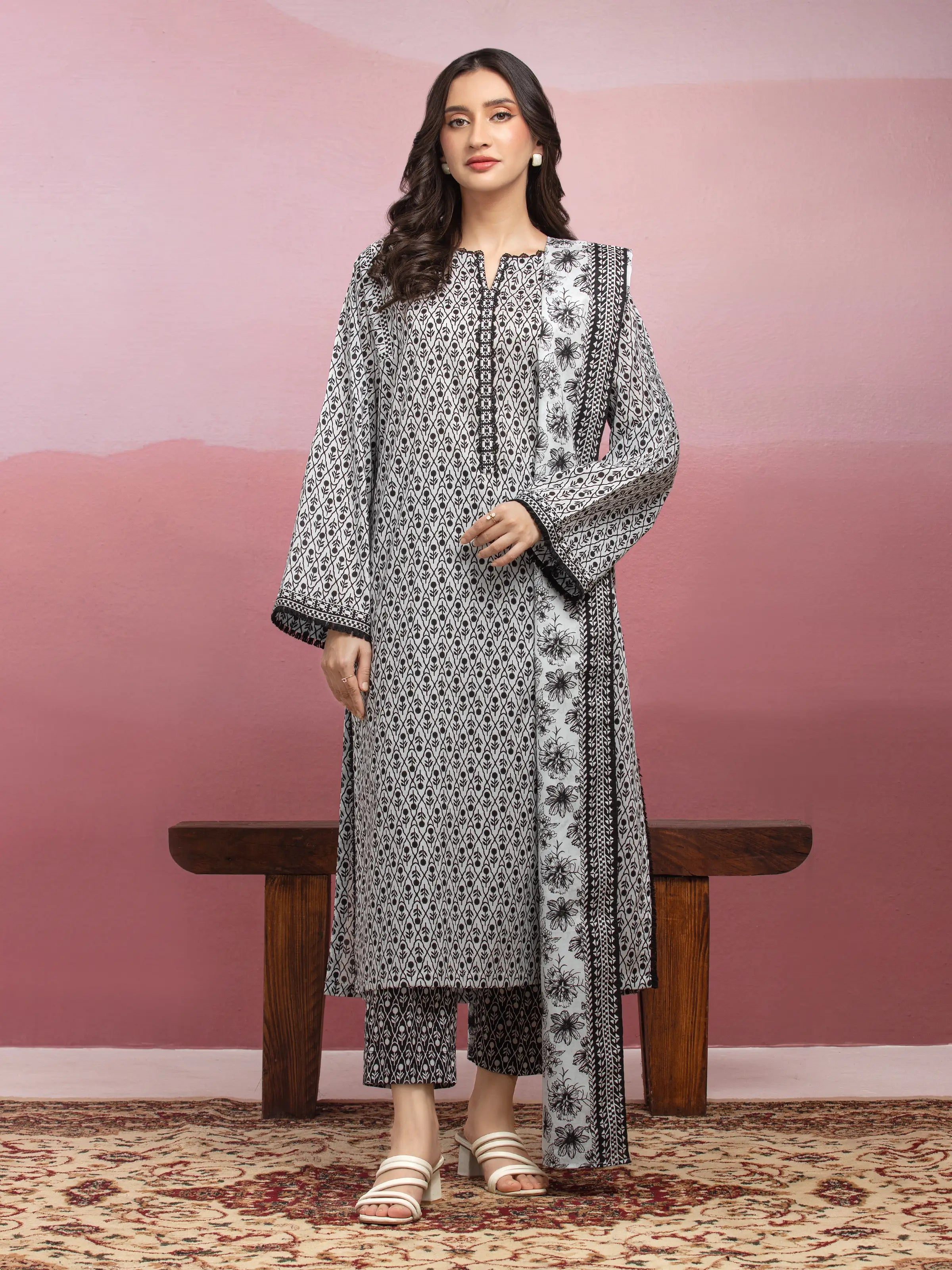 Unstitched White Printed Lawn 3 Piece - EWU5A1-35106-3P