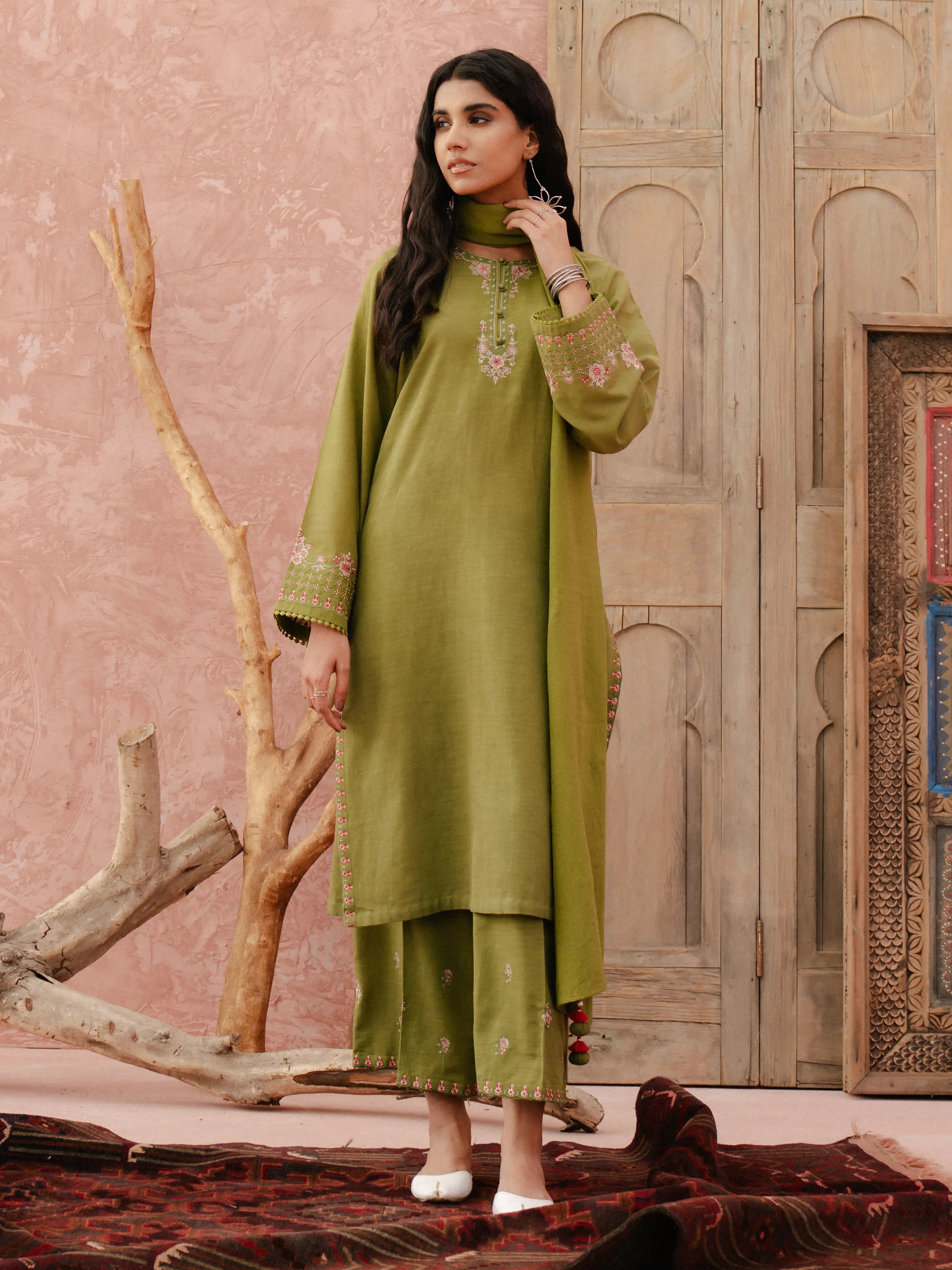 Pret 3Pc Embroidered Khaddar Suit - EWTKE24-81373-3P