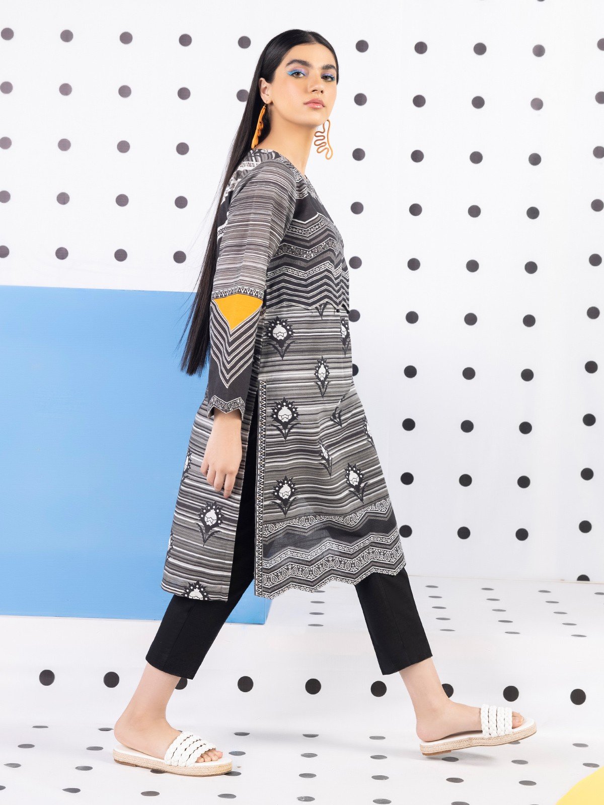 edenrobe Women's Charcoal Grey Ready To Wear 1PC Khaddar - EWTKA21 ...
