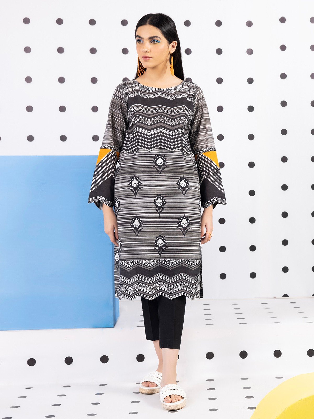 edenrobe Women's Charcoal Grey Ready To Wear 1PC Khaddar - EWTKA21 ...