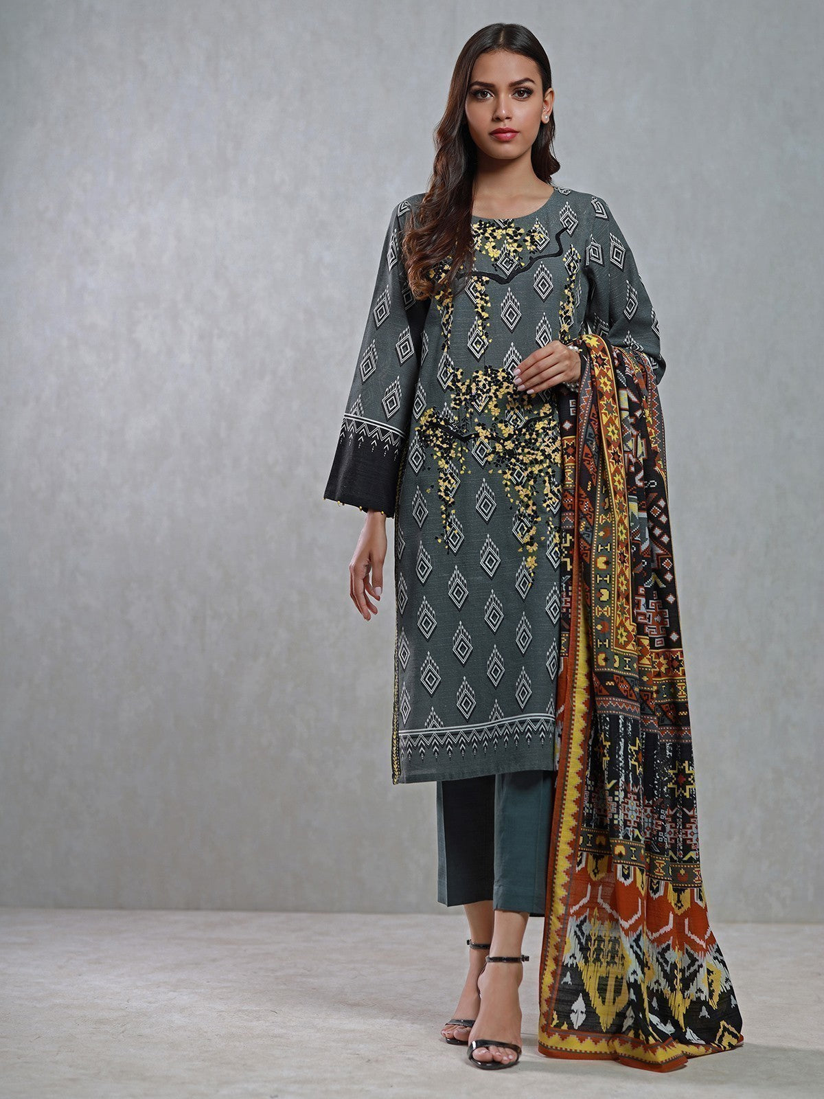 Pret 3Pc Embroidered Khaddar Suit - EWTKE21-67334 (3-PCS)