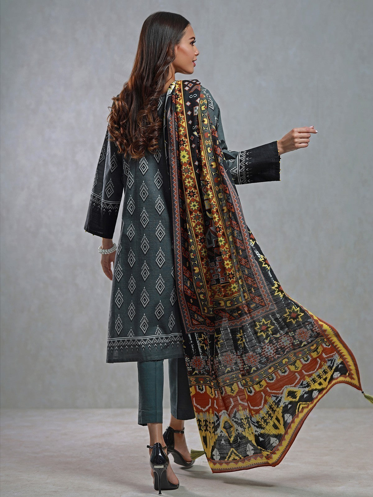 Pret 3Pc Embroidered Khaddar Suit - EWTKE21-67334 (3-PCS)